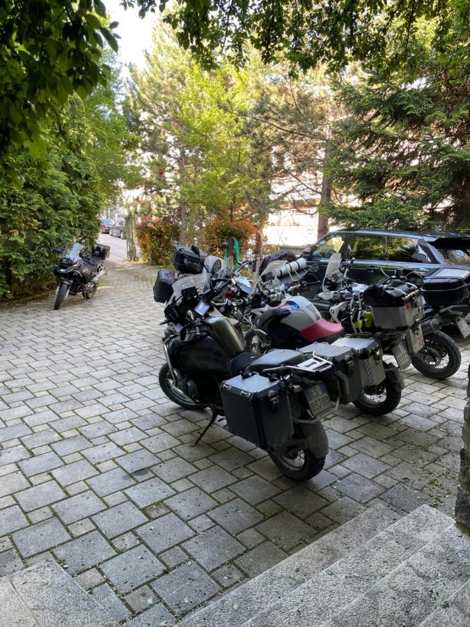 Dim'S Hotel & Restaurant Korce Exterior photo